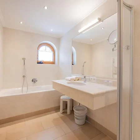 Severin * ניוסטיפט אים סטובאיטל