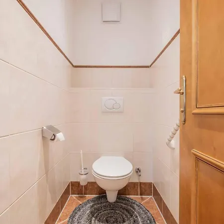 Severin דירה ניוסטיפט אים סטובאיטל